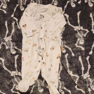 💀Adorable White Baby One Piece